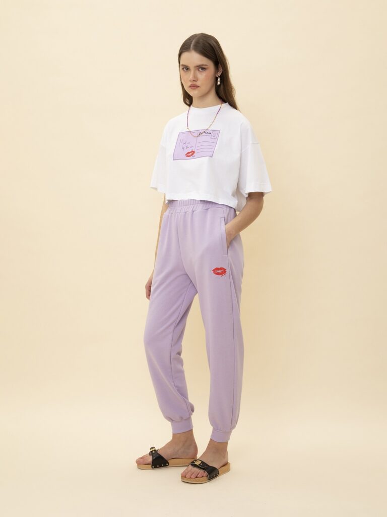 We Are Sweater Pants σε λιλά χρώμα