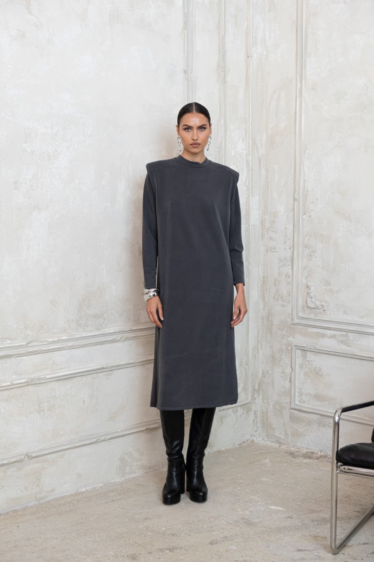 Beverly Grey Dress, μπροστινή λήψη midi φόρεμα