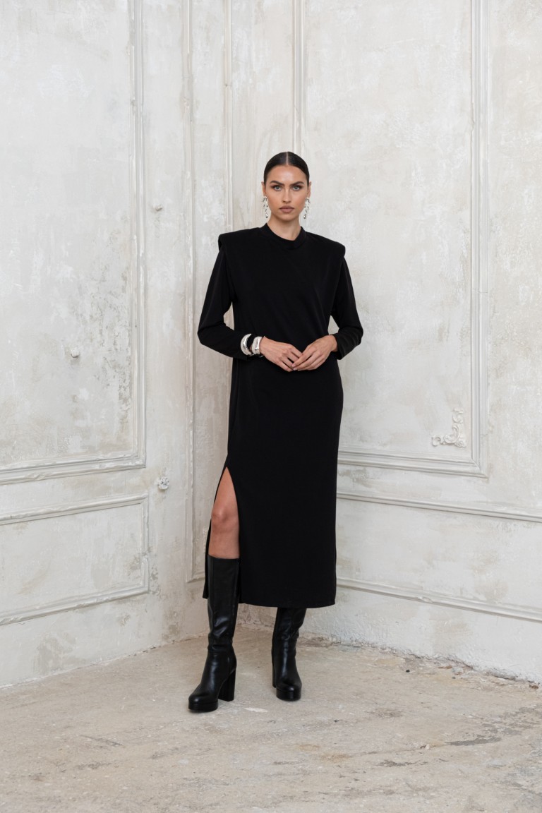 Μαύρο midi φόρεμα με μακριά μανίκια