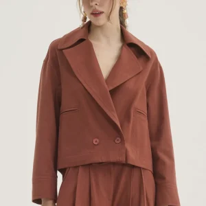 Innocent Chili cropped blazer front detail