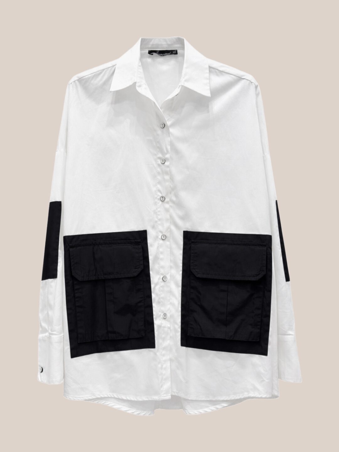 White relaxed shirt with black contrast front pockets