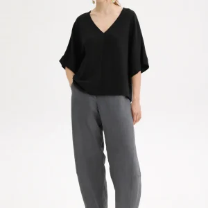 Aeria Linen Blend Top Black by Innocent front view style