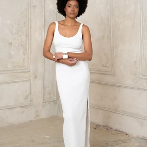 white maxi dress waffle women teta arvanitaki vaffle front minimal pose