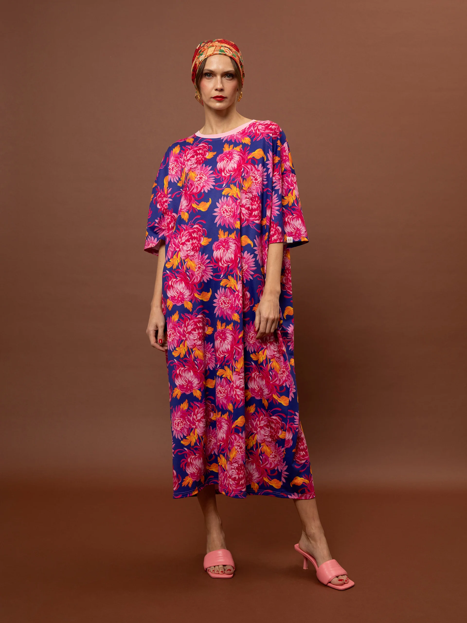 floral maxi t-shirt dress blue women We Are chrysanthema outfit