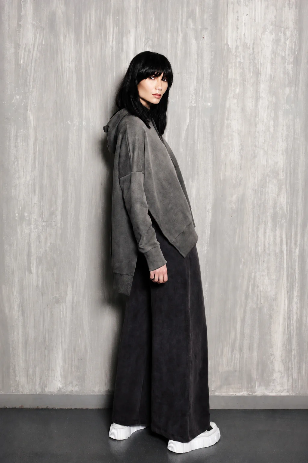 Paullo Del Pants – Black Tag Modest Clothing side