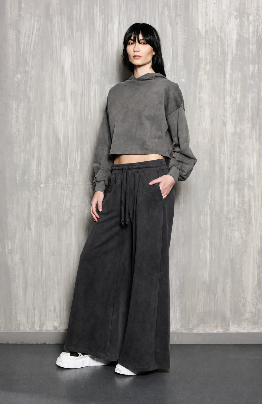 Paullo Del Pants – Black Tag Modest Clothing front