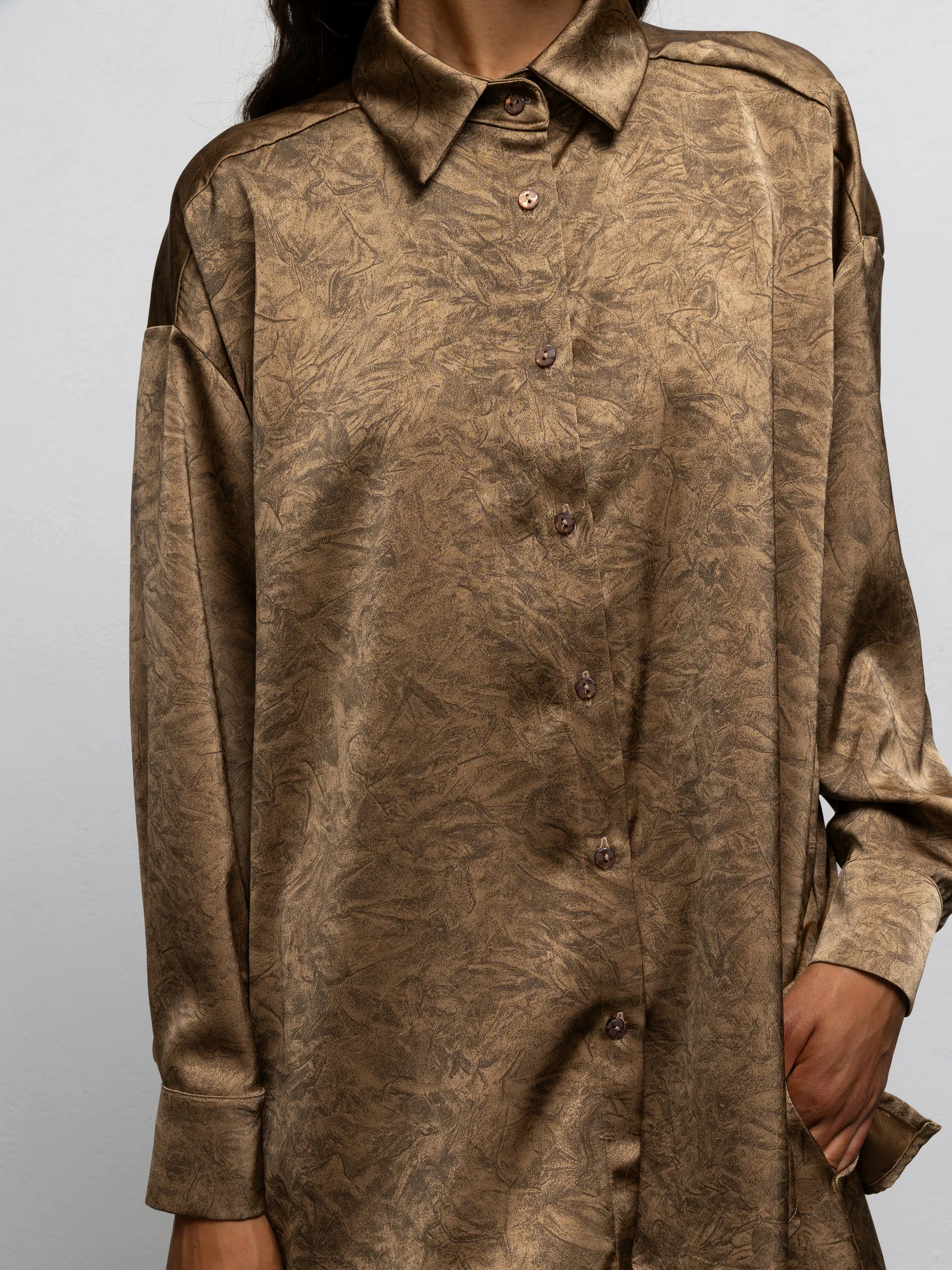 we are evelyn shirt vintage gold classic collar buttons cuffs and tonal print detail